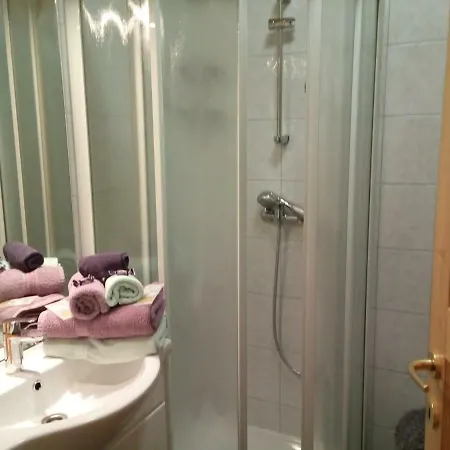 Wunderschone Ferienwohnung Mit Blick Auf Karawanken Διαμέρισμα
